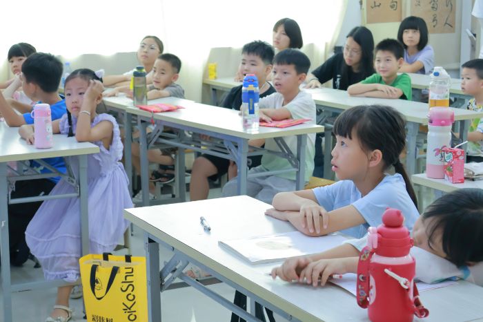 廣東科技學院惠藝啟樓突擊隊三下鄉：良井鎮暑期公益課堂精彩紛呈
