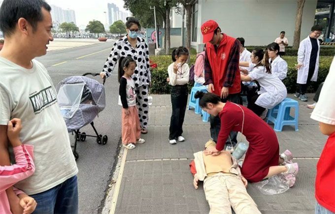 應(yīng)急管理學(xué)院開展“應(yīng)急知識(shí)護(hù)安全，體育助力強(qiáng)體魄”志愿服務(wù)活動(dòng)