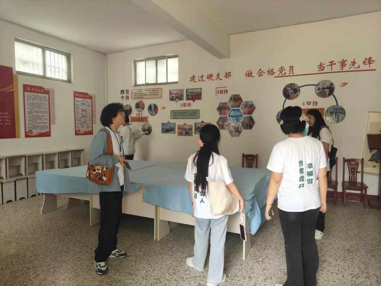 赴農(nóng)揚(yáng)華彩，李樓遍春暉