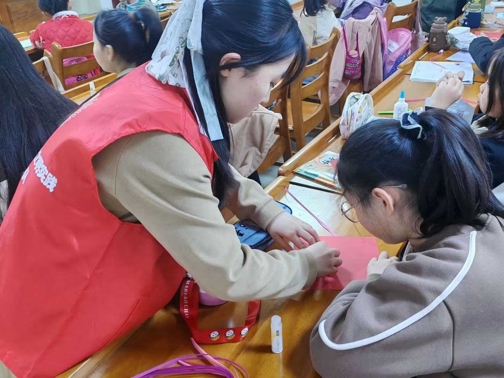 山大春暉“平蕪春山”支教隊：衍紙手工促創意 科學實驗啟新程