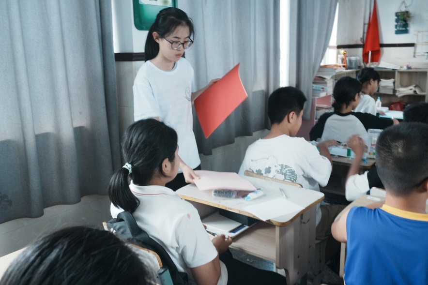 寧大學子“五育并舉”之美育篇：剪拼現真情，繪就蒼南味