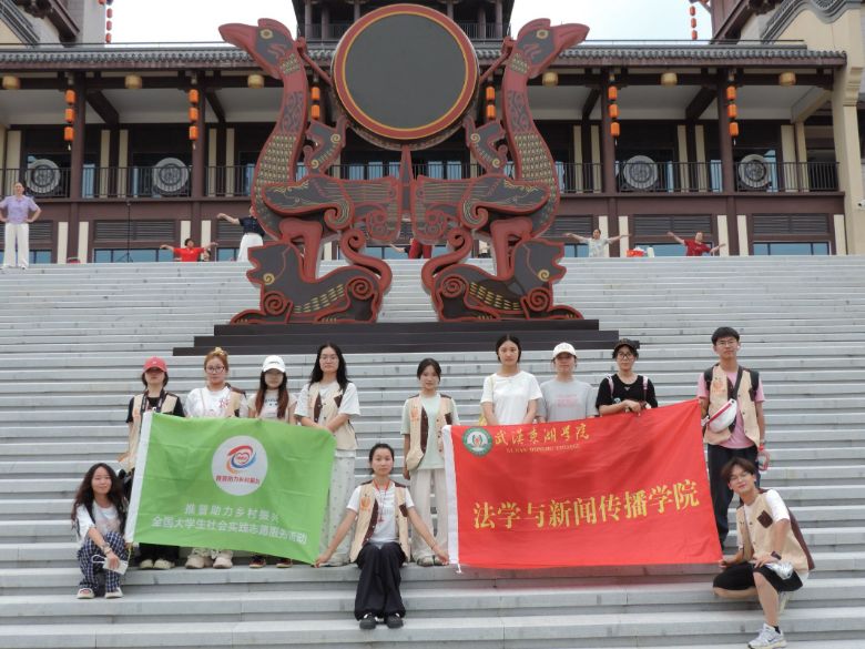 小橙故事實踐隊漫步九歌巷子 探尋秭歸“文化+臍橙”融合密碼