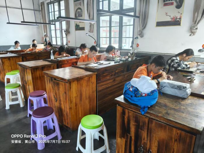 TFO智能數遺小組探秘歙縣胡開文墨廠 觸摸非遺工藝溫度 ?