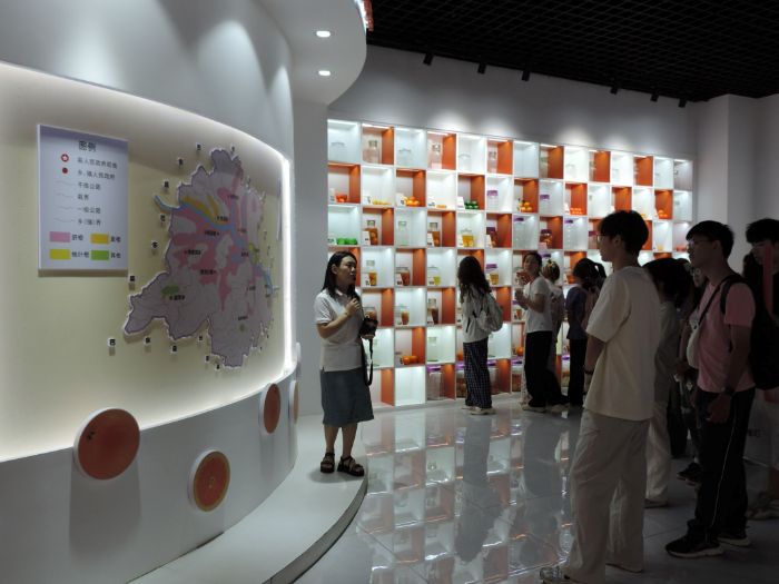 秭歸臍橙的奇妙之旅：武漢東湖學院實踐隊探訪屈姑集團見證柑橘全產業鏈蛻變