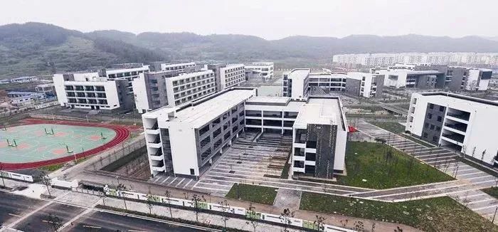 傳承抗震救災(zāi)精神，續(xù)寫北川中學(xué)新篇章