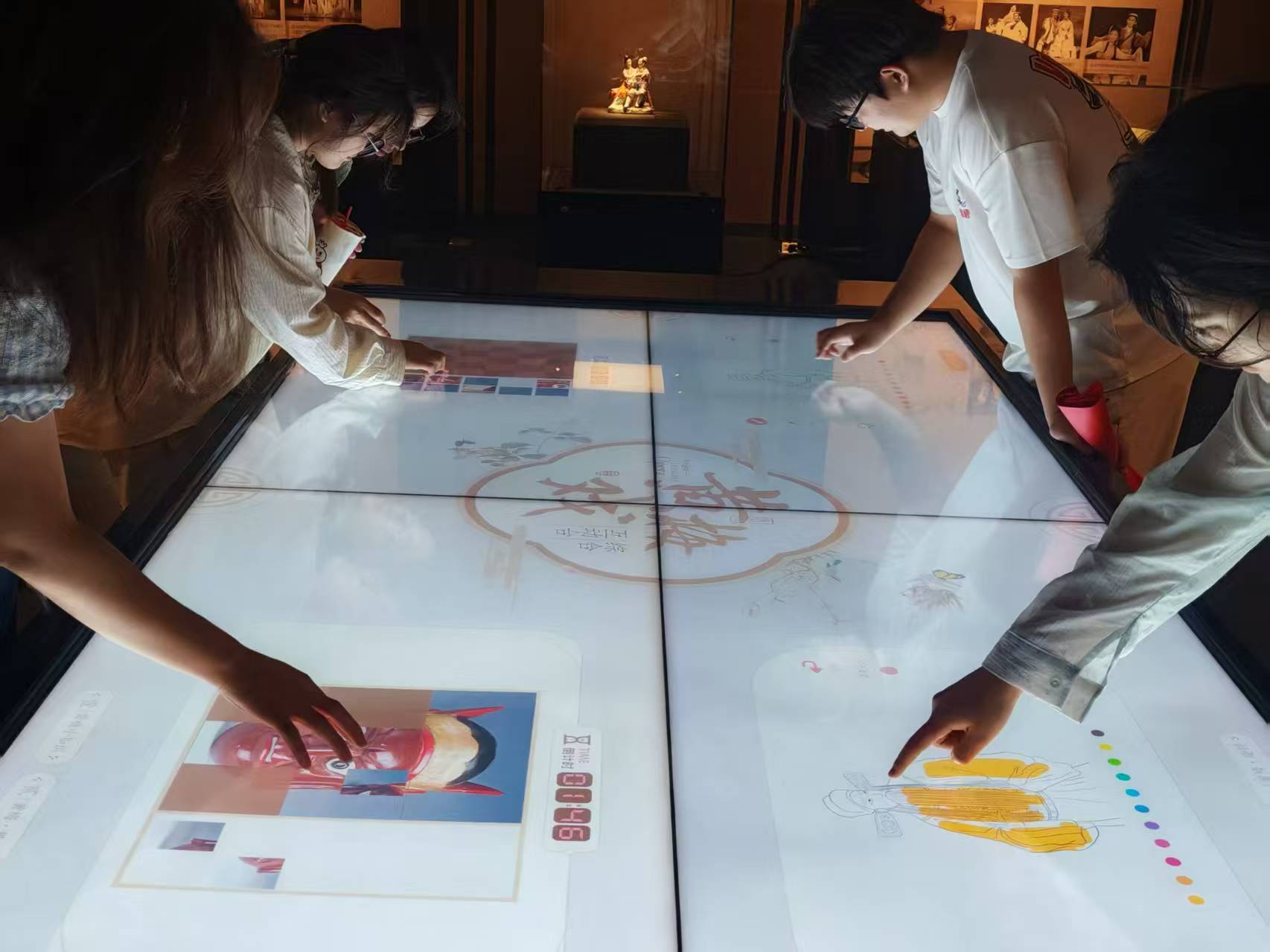 科技賦能傳承：探秘安慶博物館黃梅藝術中心的“智能戲韻”