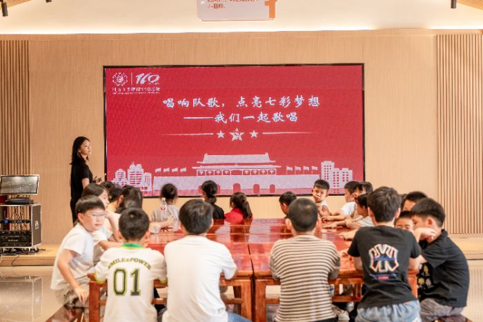 河海學子三下鄉：紅歌嘹亮傳薪火，童心閃耀繼榮光——團隊開展紅色主題音樂課