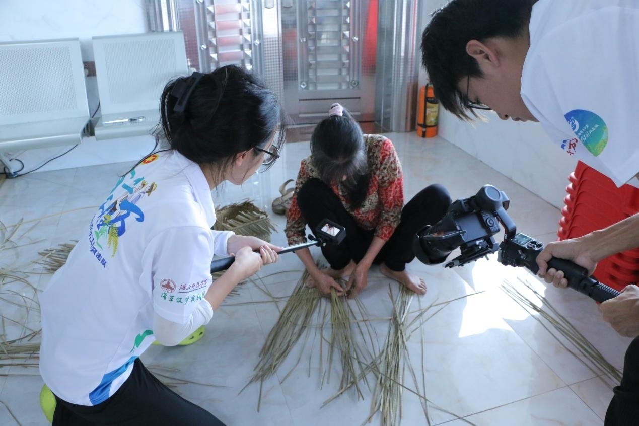 湛科學子“三下鄉”：鏡頭捕光，蒲草傳情