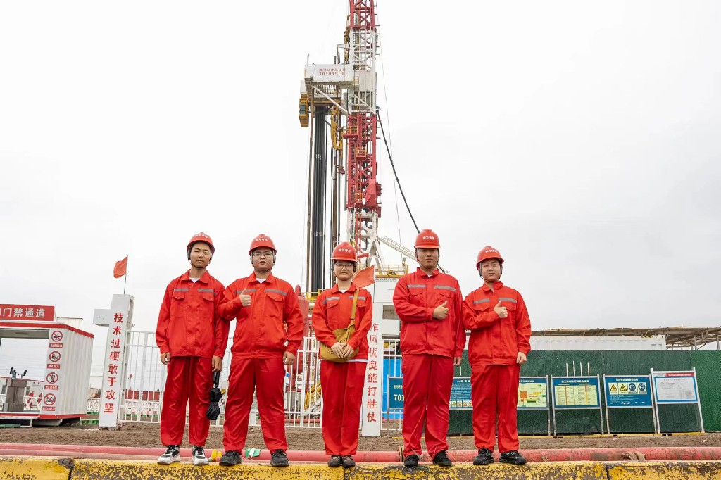 走進黃河鉆井總公司和井下作業公司，共探石油中的雙碳科研精神。
