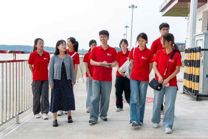 圖片合集 長安大學赴四川綿陽 涼山“同心共筑中國夢 民族團結潤千村”暑期社會實踐隊前往北川永昌機場進行社會調研