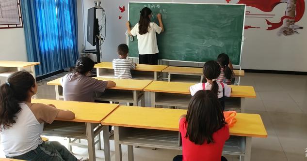 小手拉大手，共講普通話