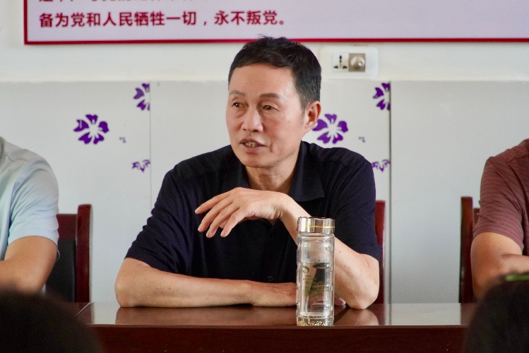 實(shí)踐進(jìn)行時(shí)|扎根鄉(xiāng)土數(shù)十載，赤子初心映山鄉(xiāng)：長安大學(xué)實(shí)踐隊(duì)對(duì)話店坊河村黨支部書記黨金耀