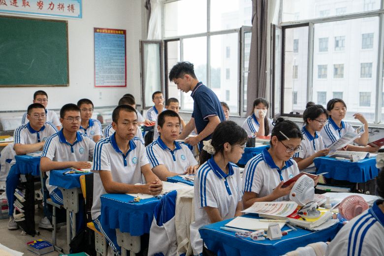 發放宣傳手冊 胡梓軒攝