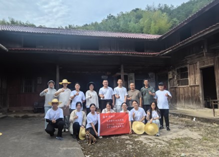 “唐詩文化路，千年圣柿村”大學生暑期社會實踐團赴天臺縣石梁鎮慈圣村實地調研紀實（一）
