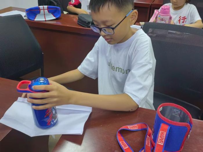 紙橋承重任，思維巧搭建