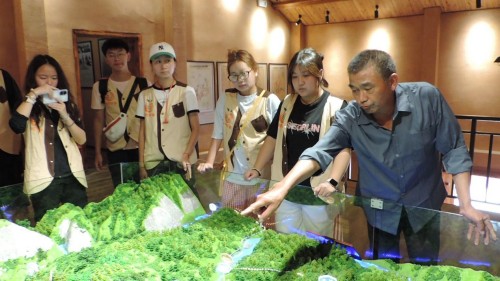 武漢東湖學院“小橙故事”實踐隊赴秭歸馬營：青春腳步丈量紅色熱土，革命薪火映照奮斗初心