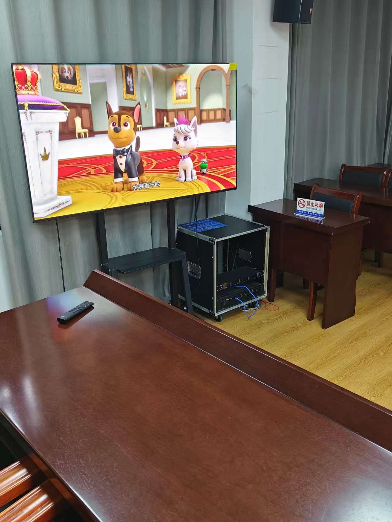 《愛心傳遞，溫暖童心：志愿者為留守兒童帶來藝術與科學的盛宴》