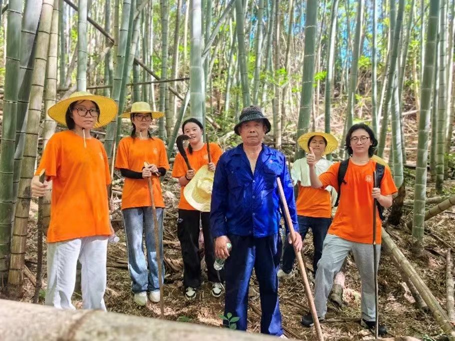 “唐詩文化路，千年圣柿村”大學(xué)生暑期社會(huì)實(shí)踐團(tuán)赴天臺(tái)縣石梁鎮(zhèn)慈圣村實(shí)地調(diào)研紀(jì)實(shí)（二）