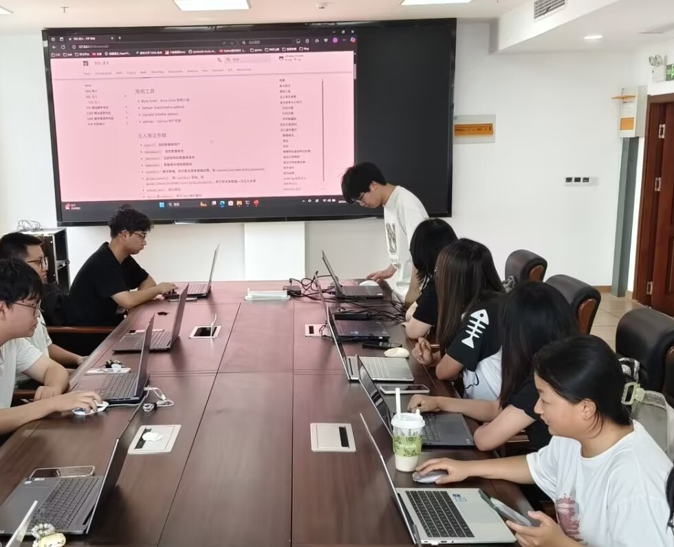 網絡安全興趣實踐小組暑期特訓營圓滿結束