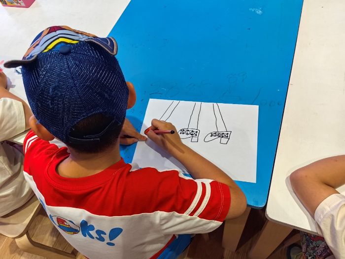 英語繪本實踐，搭建知識橋梁——南京師范大學(xué)泰州學(xué)院“紅心研墨”暑期社