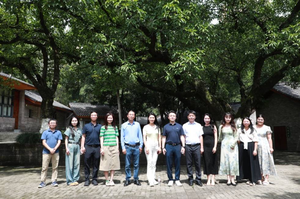 華為重慶終端業務部赴重慶移通學院調研交流 共譜產教融合新篇章