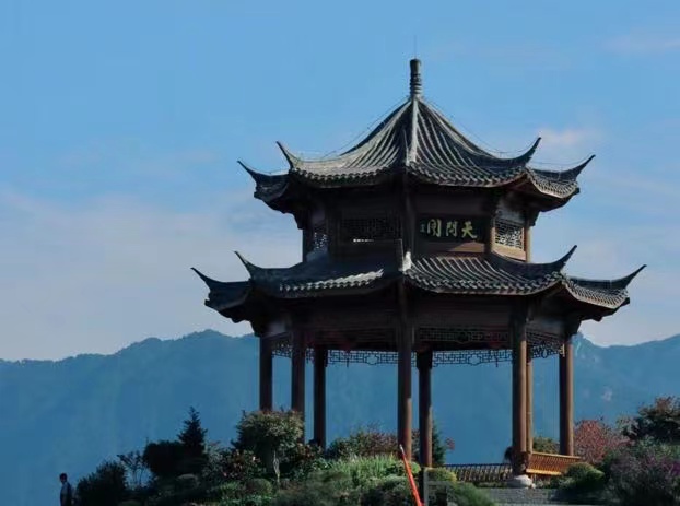 “小橙故事”實踐隊調研龍舟基地和天問公園，共探文化脈絡與鄉村振興新風貌