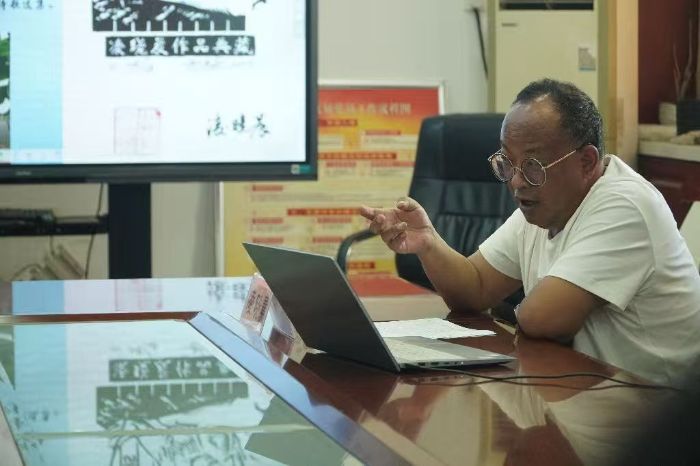 專訪作家凌曉晨：在黃土與詩歌之間，書寫生命的底色