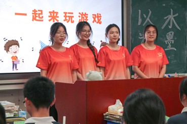 趣味與文化相撞！大學生志愿者為湘鄉高三學子送上解壓 “趣課堂”