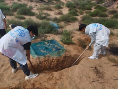 水潤沙海——長安大學(xué)實(shí)踐隊(duì)赴毛烏素沙地開展原位試驗(yàn)社會(huì)實(shí)踐