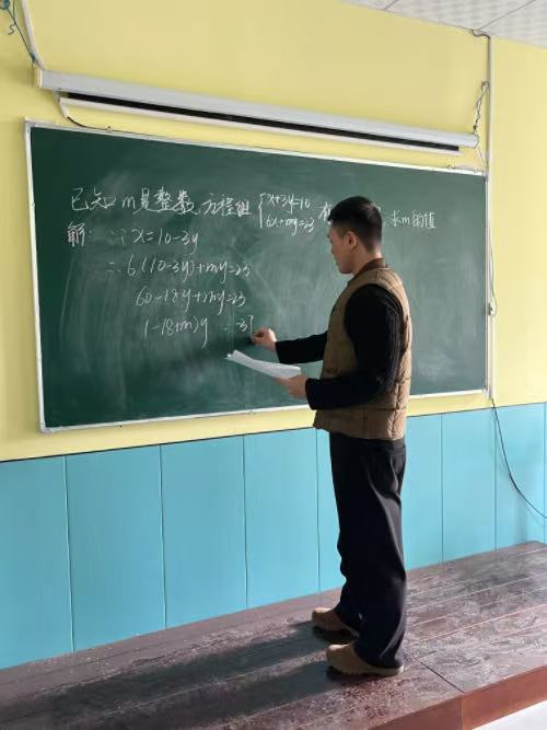 南京師范大學(xué)泰州學(xué)院“紅心研墨”團(tuán)隊(duì)潤(rùn)人心田，多彩課堂綻光芒