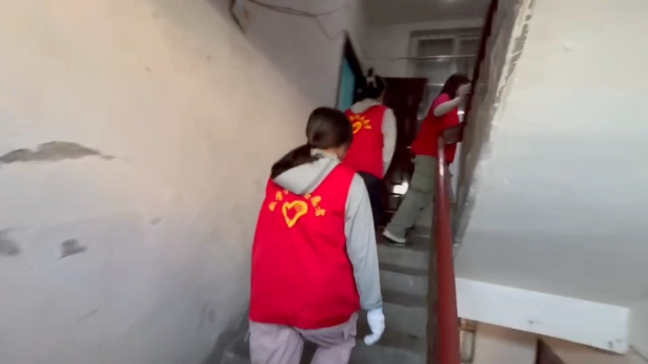 巢湖學院赴巢湖鄉鎮“獻血賦能·健康調研”宣傳團——官圩社區宣傳活動