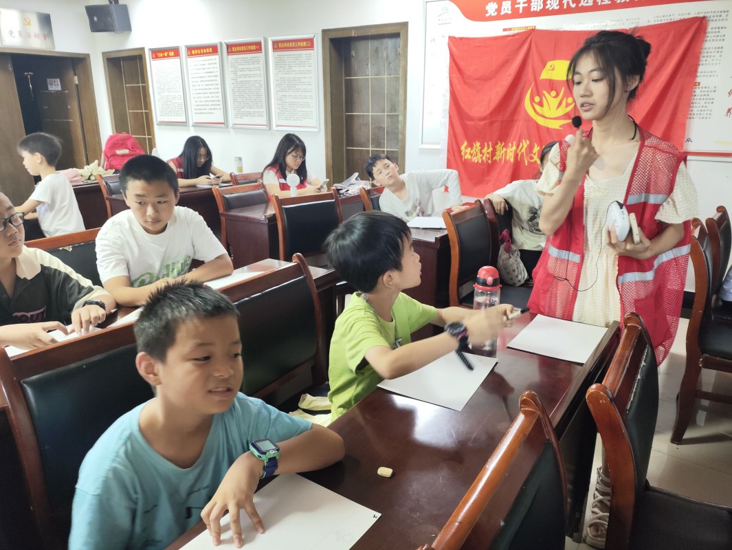 簡筆勾勒童夢世界，妙筆繪就創意華章