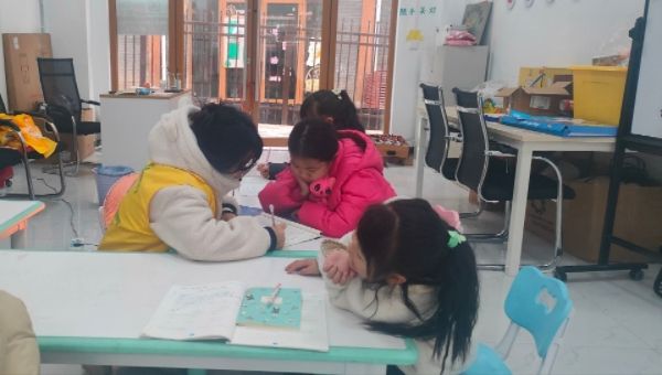 課后輔導，點亮學子求知路----南京師范大學泰州學院大學生志愿寒假課后輔導紀實