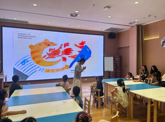 蘇州圖書館北館開展兒童繪本閱讀引導實踐——南京師范大學泰州學院“紅心研墨”暑期社會實踐紀實（24）
