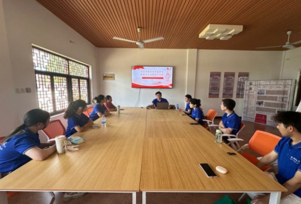 荷蓮田里聽民聲 問卷村中摸實情