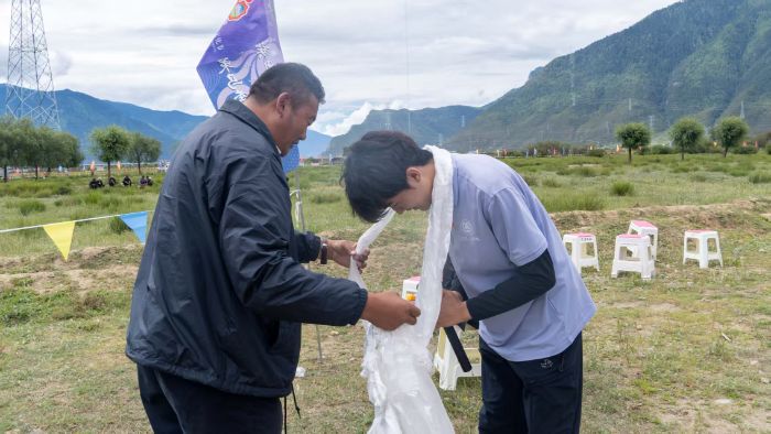 長安大學學子深入嘎拉村推廣普通話，助力民族團結與鄉村振興