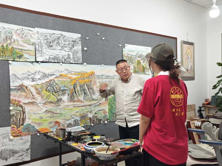 一筆烙下屯墾史 七彩傳承紅色魂