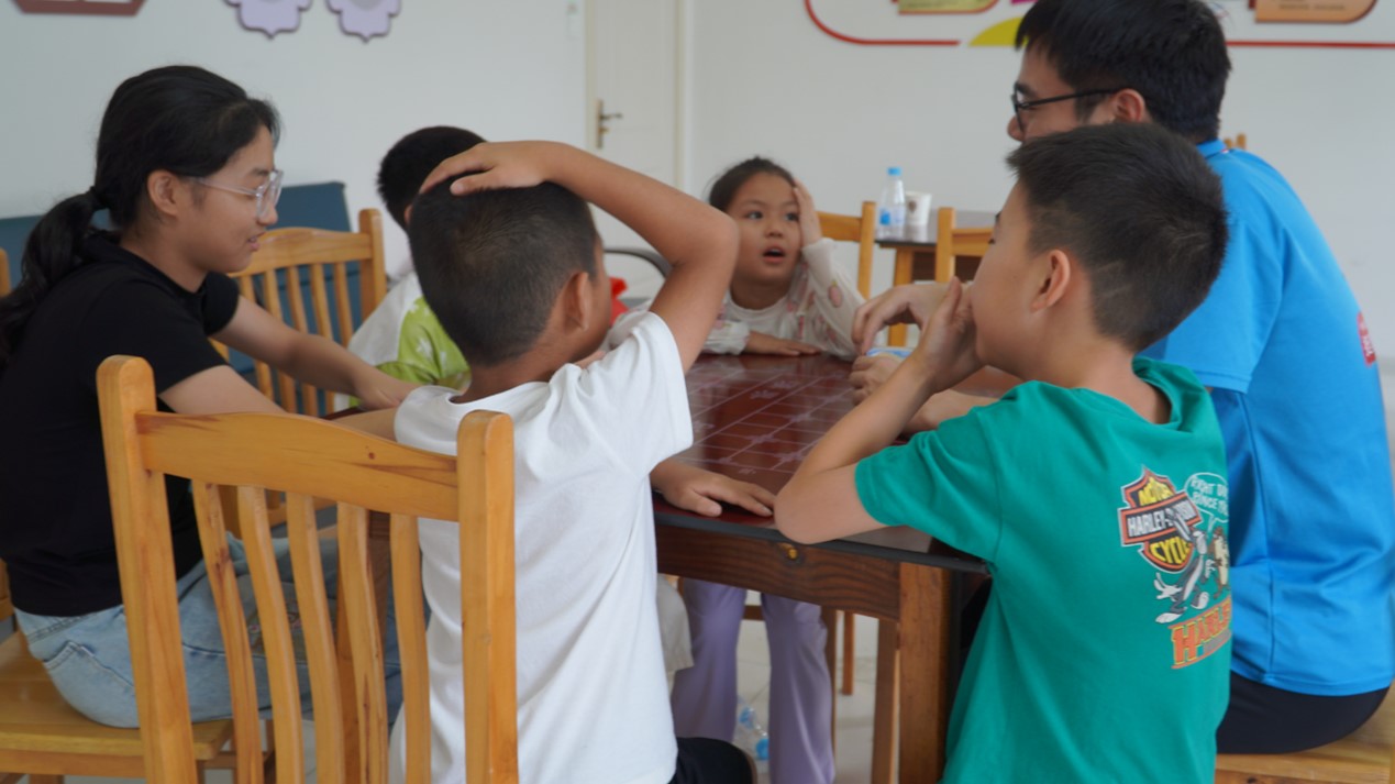 學習OH卡牌，讓留守兒童的內心得到一個展示的機會