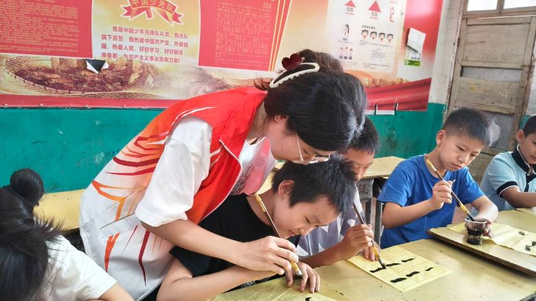 滿天星支教記：華小夏日里的清涼與歡歌