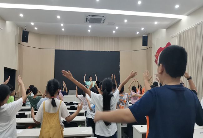 雨潤學子心，知識開新篇