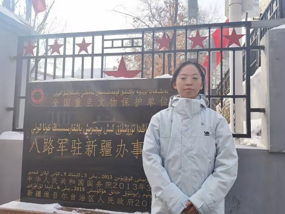 【返家鄉社會實踐】 塔里木大學機械電氣化工程學院 “追尋紅色基因，傳承文化血脈”實踐隊： 銘記歷史，緬懷先烈