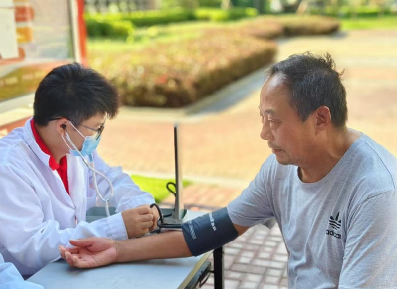 【三下鄉(xiāng)·青春實踐】醫(yī)路星火進社區(qū) 健康服務暖民心丨“醫(yī)路星火—橘井