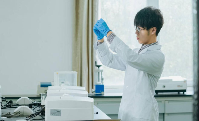 成工學子以廢換寶：智能節能裝置重塑廢舊扣式鋰電池回收新篇章