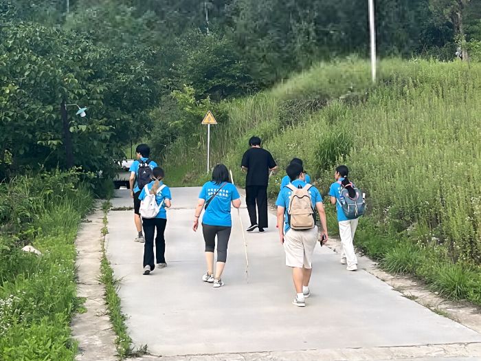 長安大學赴陜西商洛“智慧營建·綠映商山” 探訪車家河村民宿活化樣本，傳
