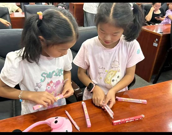 語教德融傳價值——南京師范大學泰州學院“紅心研墨”暑期社會實踐紀實（21）