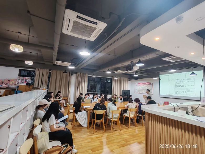 數策助參保，智“?！卑裁裥?—— 高校團隊深入天新社區調研補充醫保普及現狀