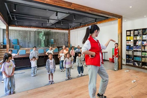 行走的思政課|長安紅大學赴貴州畢節“到祖國需要的黔方﹒傳長大薪火的書聲”實踐隊“美·黔心長紅”課程紀實