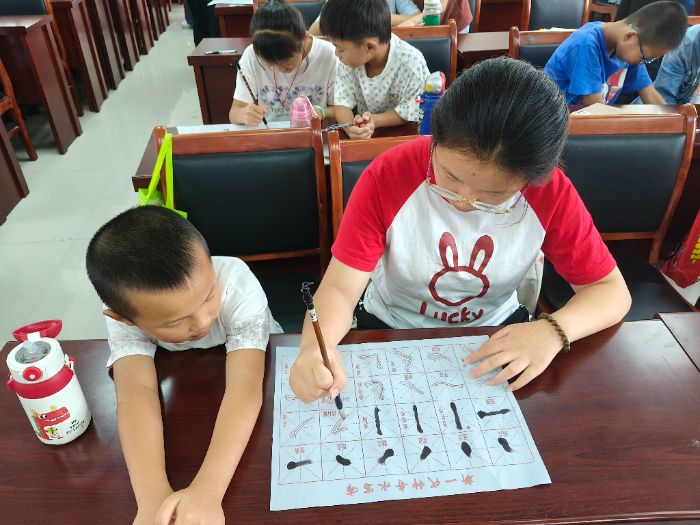 同心聚力·愛暖同大——筆墨間承文化,互動中長才干