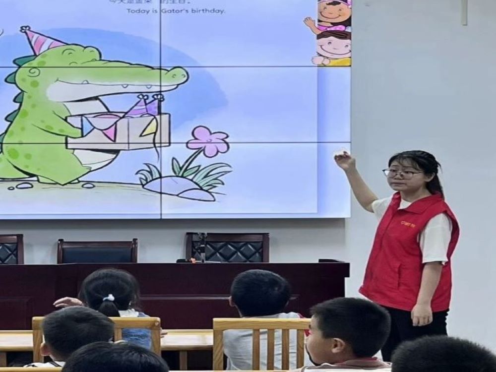 “墨為介，研為行，研墨潤心，與友同行”——“紅心研墨”暑期社會實踐團隊第