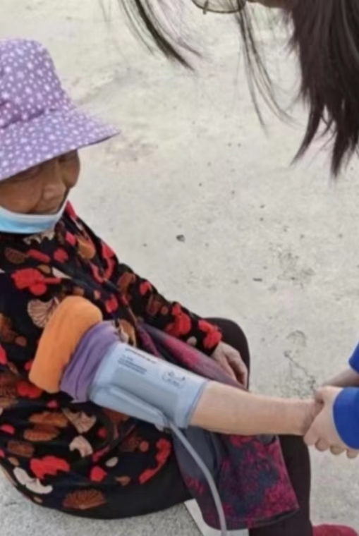 社區(qū)健康行動啟動，免費測血壓及生活習慣調(diào)研惠及居民